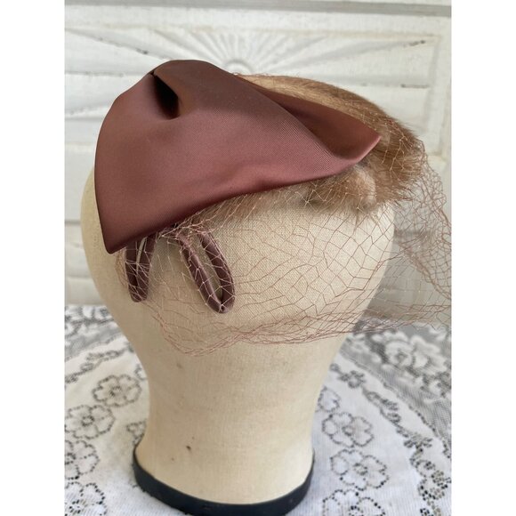 Vintage 1950s Brown Mink Fur Hat With Satin Bow Netting main image 4
